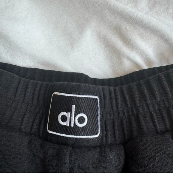 Alo Yoga Quilted Arena Boxing Shorts Sweat in Black XS - Picture 5 of 7